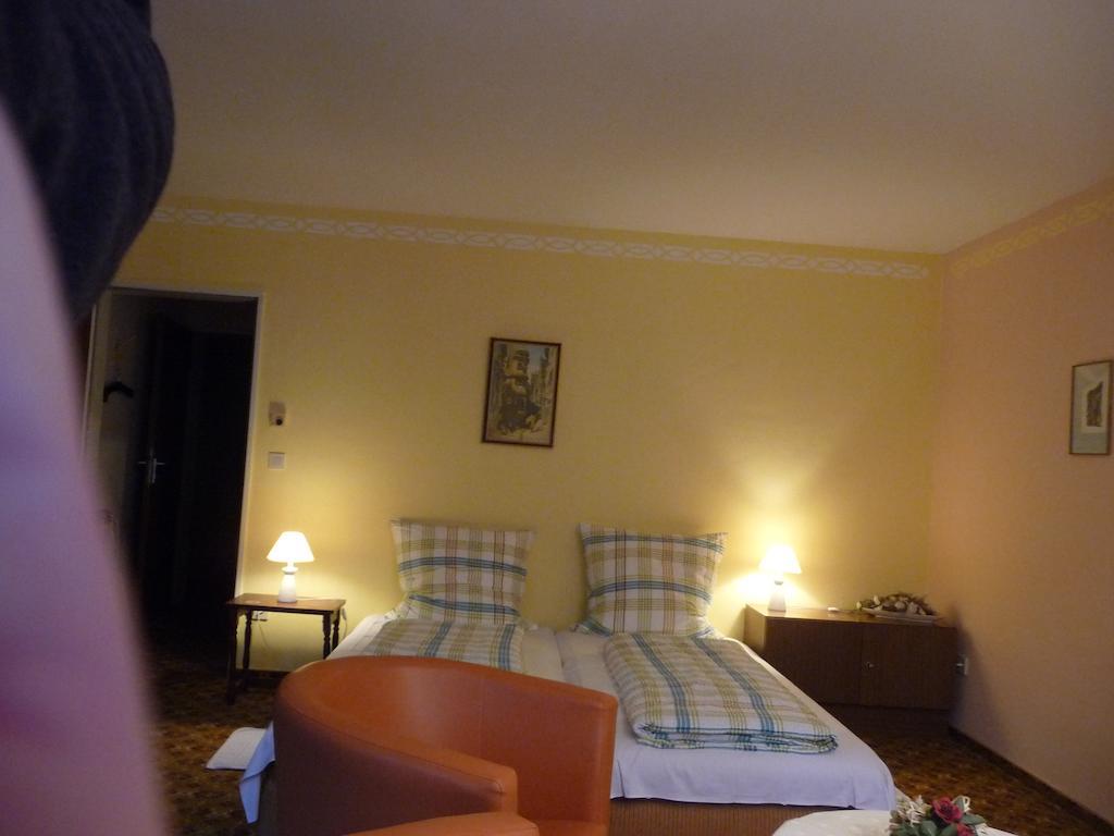 Hotel-Garni-Sonnenlay 베른카슈텔쿠에스 객실 사진